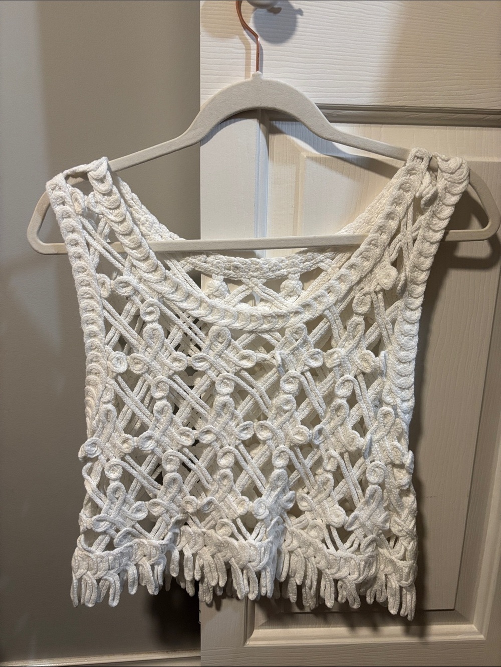 NWOT Women’s White Crochet Fringe Cropped Tank Top